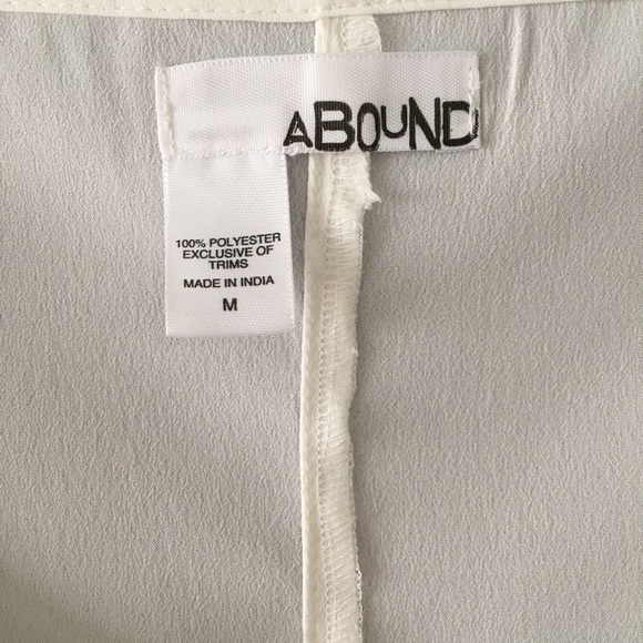 ABOUND Silky Scoop Neck Crop Top with Lace Trim - Picture 4 of 5